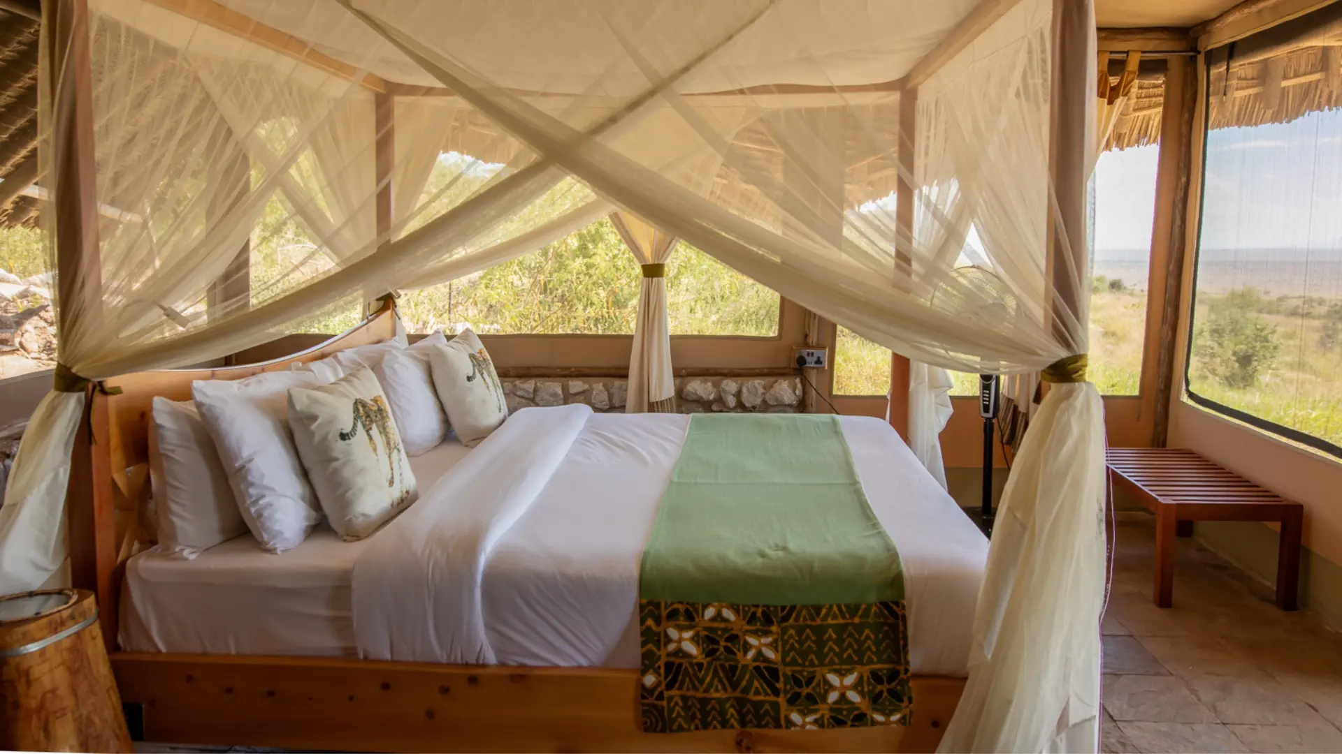 Safari tent photo 4